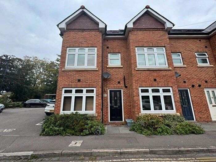 3 Bedroom Property To Rent In Brighton Road, Southampton, SO15