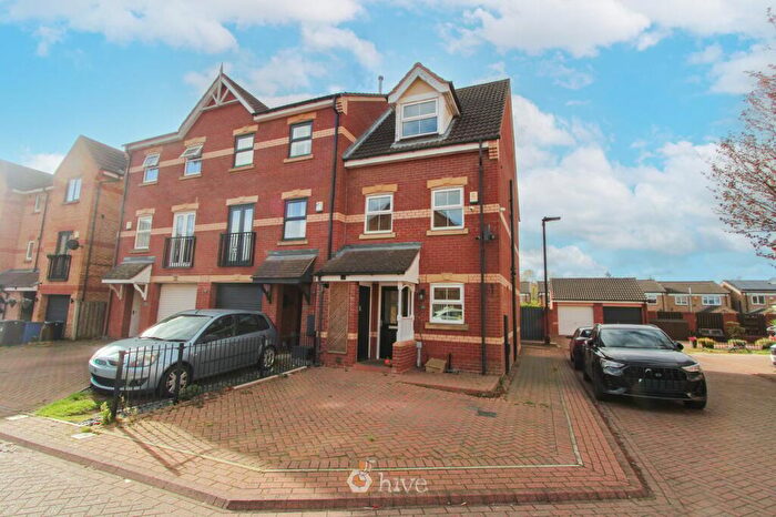 3 Bedroom Town House For Sale In Coniston Drive, Balby, Doncaster, DN4