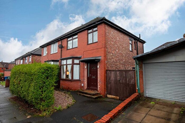 3 Bedroom Semi Detached House To Rent In Oldfield Road, Prestwich, M25