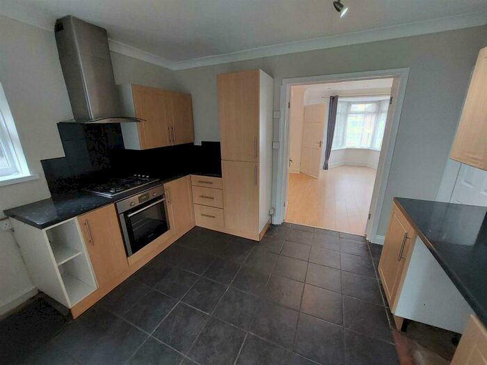 3 Bedroom Semi-Detached House To Rent In Ingleton Road, Bromford Bridge, Birmingham, B8