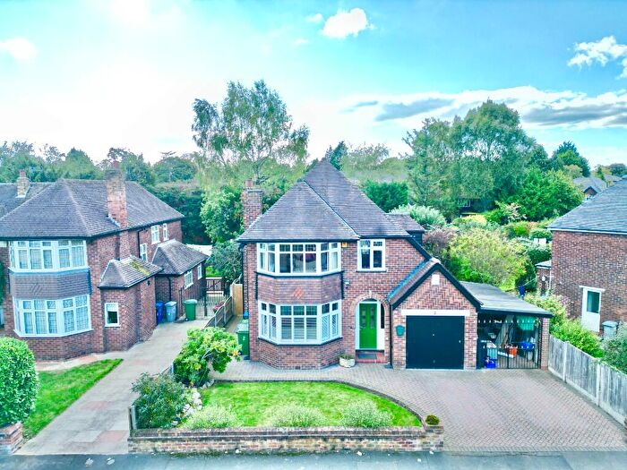 3 Bedroom Detached House For Sale In Craddock Road, Sale, Trafford, Greater Manchester, M33