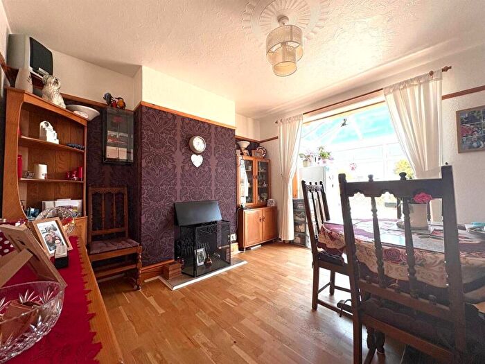4 Bedroom Semi-Detached House For Sale In Hillsea Road, Swanage, BH19 - Photo 6
