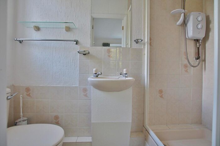2 Bedroom Apartment To Rent In Cedar Court, Christchurch Road, Winchester, Hampshire, SO23