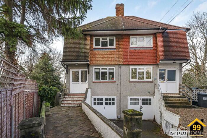 2 Bedroom Semi Detached House For Sale In Yewdale Close, Bromley, Greater London, BR1
