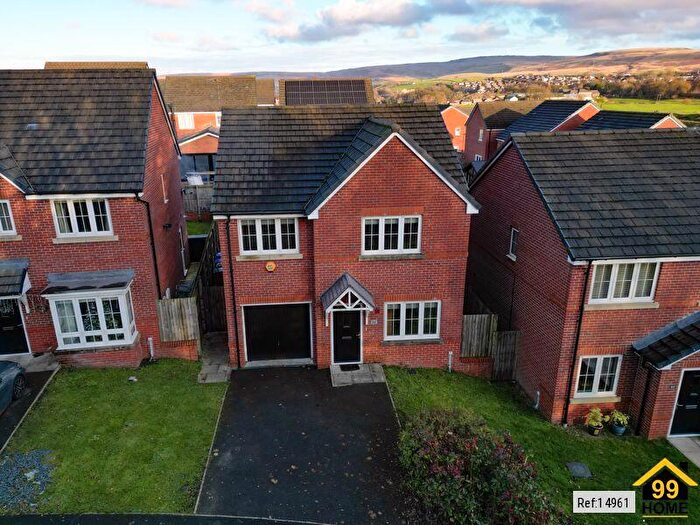 4 Bedroom Detached House To Rent In Tarnside Close, Rochdale, Metropolitan Borough, OL16