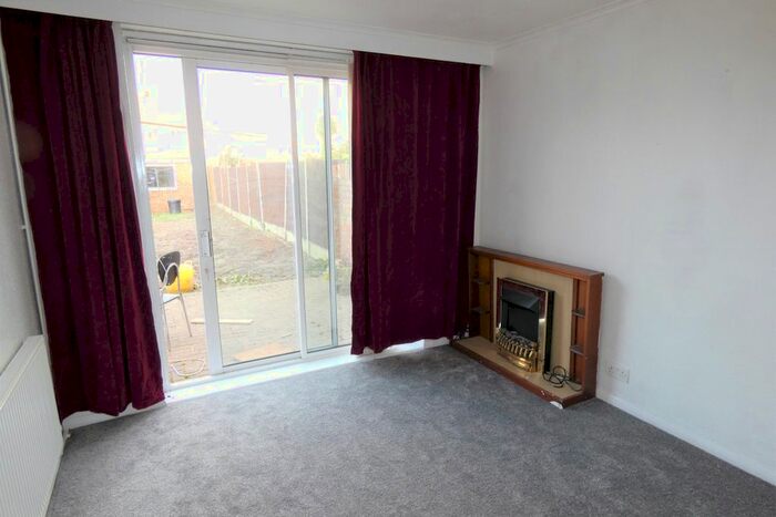 4 Bedroom Semi-Detached House To Rent In Glenfield Road, Ashford, TW15