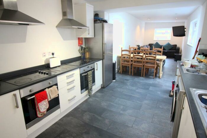 7 Bedroom Terraced House To Rent In Mackintosh Place, Roath, CF24