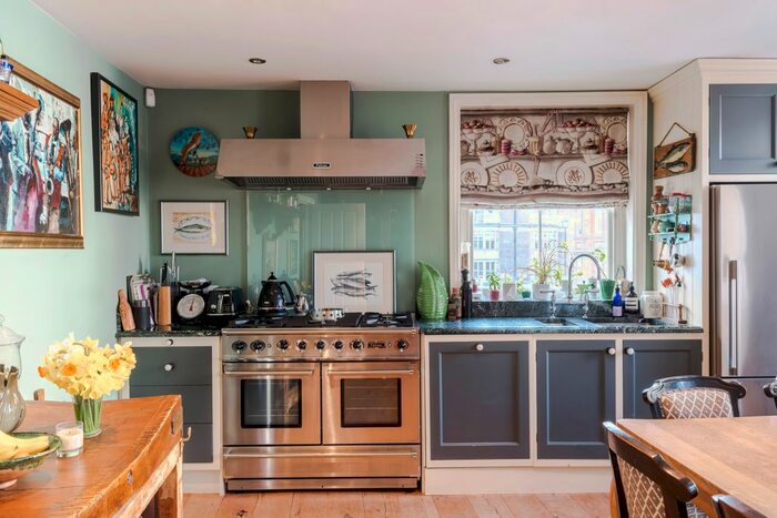 4 Bedroom Flat To Rent In Thayer Street, London, W1U