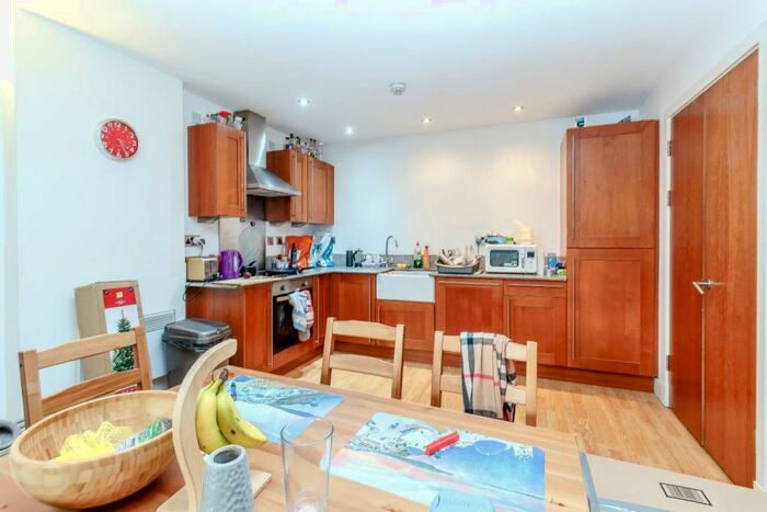 2 Bedroom Flat To Rent In Isaac Way, Manchester, M4