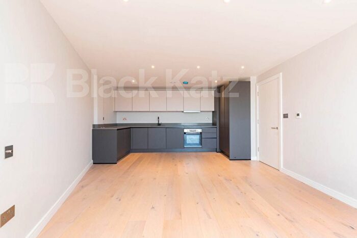 2 Bedroom Flat To Rent In Tottenham Lane, Crouch End, N8