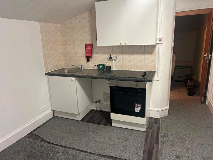 1 Bedroom Studio To Rent In Seven Kings, IG3