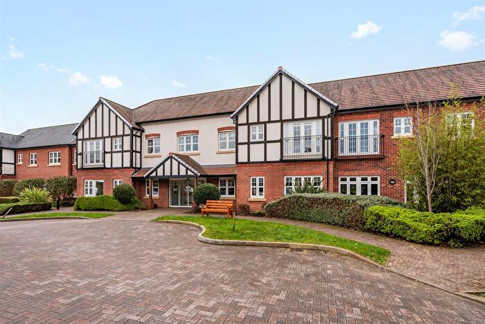 2 Bedroom Flat For Sale In Four Ashes Road, Bentley Heath, Solihull, B93