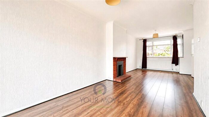 3 Bedroom Semi Detached House To Rent In Dorothy Evans Close, Bexleyheath, DA7