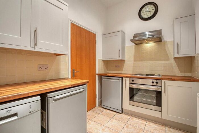 Studio For Sale In Park Road, London, N14