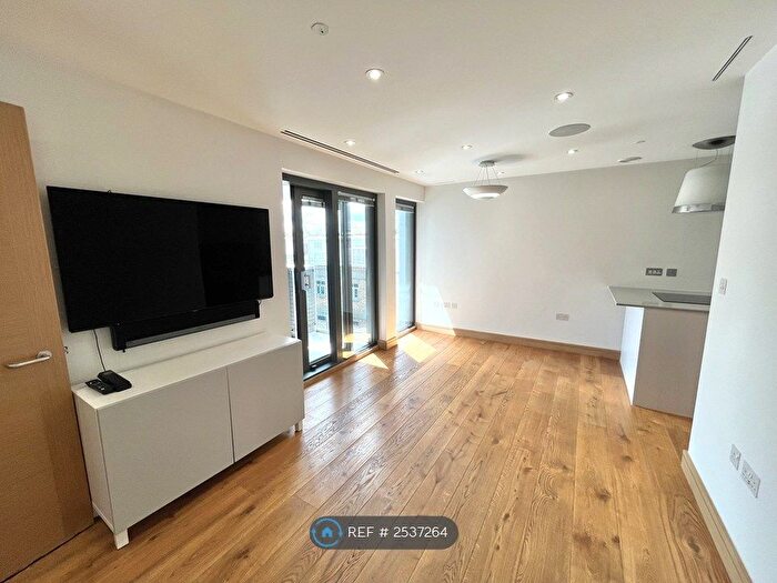 2 Bedroom Flat To Rent In York House, London, SW6