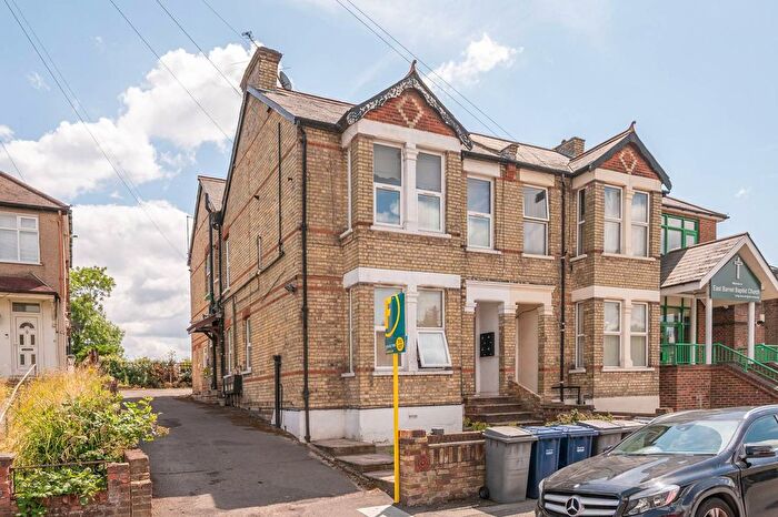 1 Bedroom Flat To Rent In Crescent Road, East Barnet, Barnet, EN4