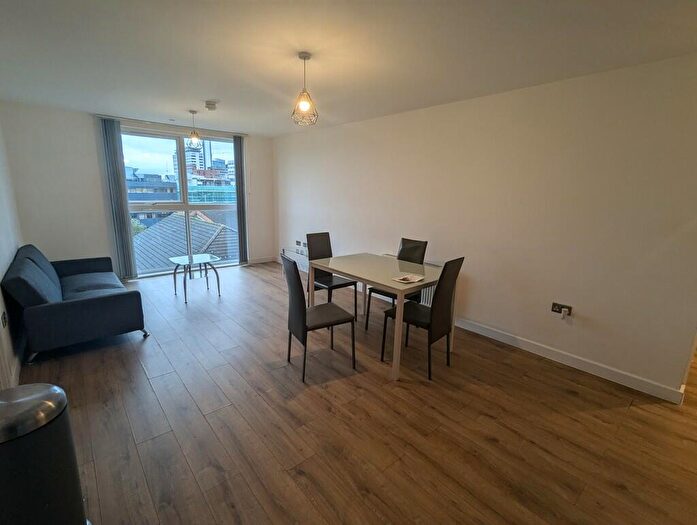 2 Bedroom Flat To Rent In , Helena Street, B1