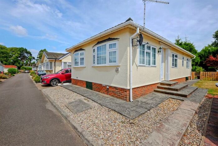 2 Bedroom Park Home For Sale In Stone Street, Petham, Canterbury, CT4