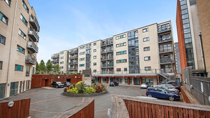 2 Bedroom Flat To Rent In Carmine Wharf, Copenagen Place, London, E14