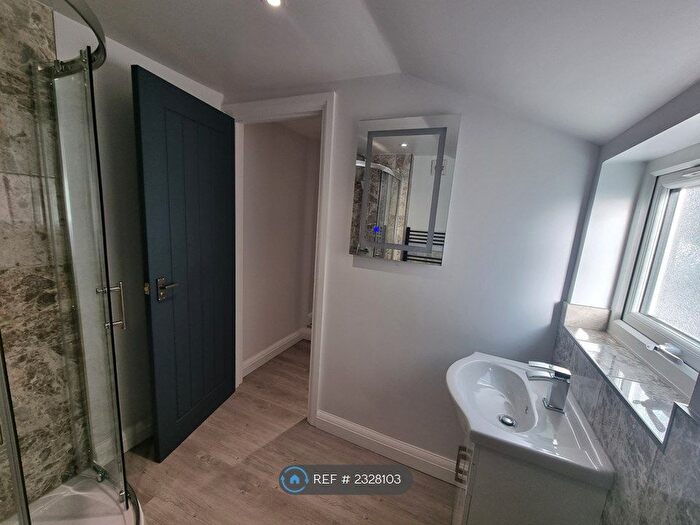 2 Bedroom End Of Terrace House To Rent In Erith, Erith, DA8