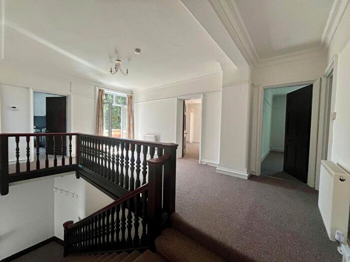 2 Bedroom Flat To Rent In Queens Avenue, Dorchester, DT1