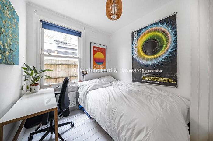 2 Bedroom Flat For Sale In Cheltenham Road, Upper Nunhead, London, SE15