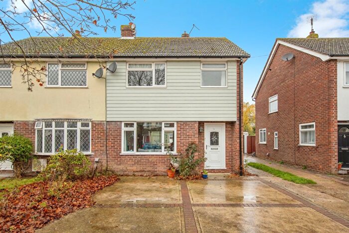 3 Bedroom Semi-Detached House For Sale In Broomfield Crescent, Wivenhoe, Colchester, CO7