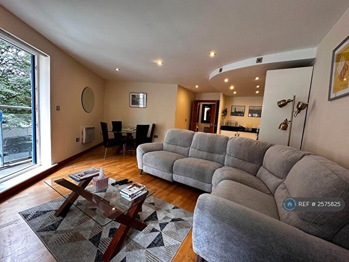 2 Bedroom Flat To Rent In Cuba Street, Greater London, E14