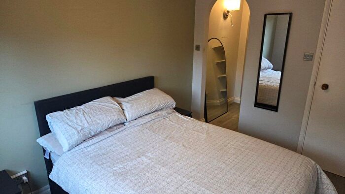 2 Bedroom Flat To Rent In Harp Island Close, London, NW10