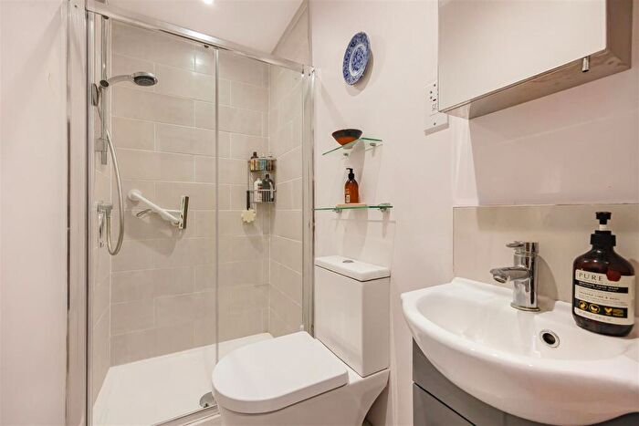 3 Bedroom Terraced House For Sale In Newport Road, Reading, RG1