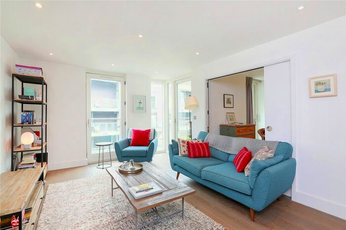2 Bedroom Flat To Rent In Decorum Apartments, Wenlock Road, London, N1