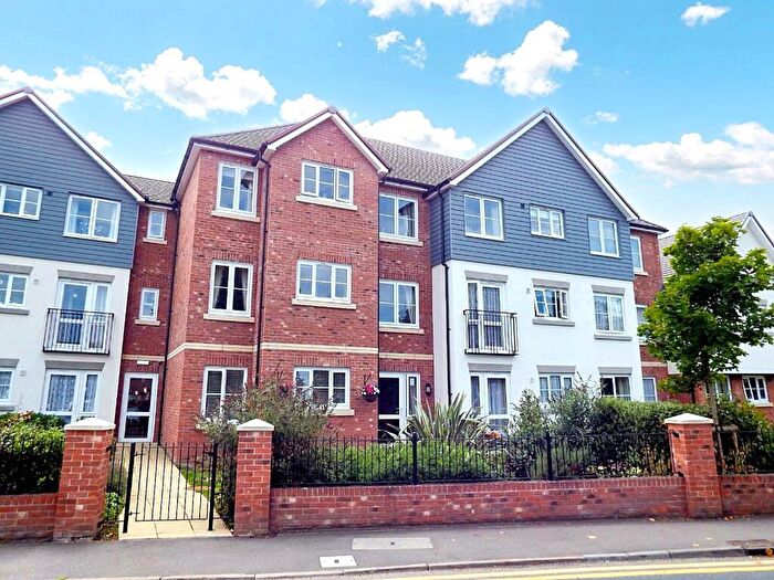1 Bedroom Apartment For Sale In Pound Avenue, Stevenage, Hertfordshire, SG1
