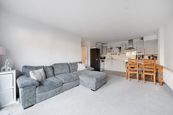 2 Bedroom Flat For Sale In Jefferson House, Stevenage, Hertfordshire, SG1