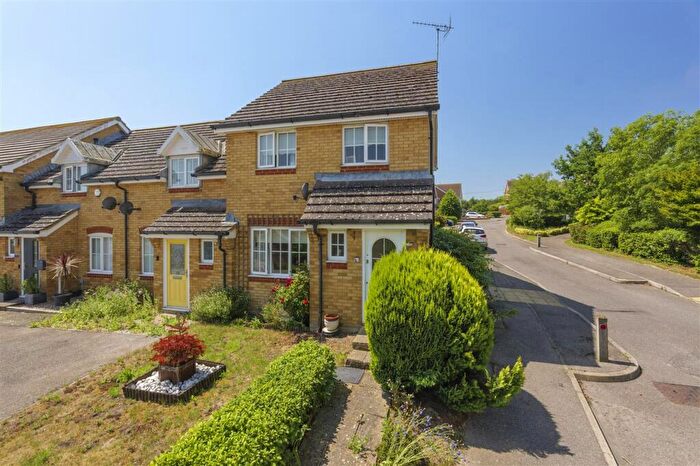3 Bedroom End Of Terrace House For Sale In Eversleigh Rise, Whitstable, CT5