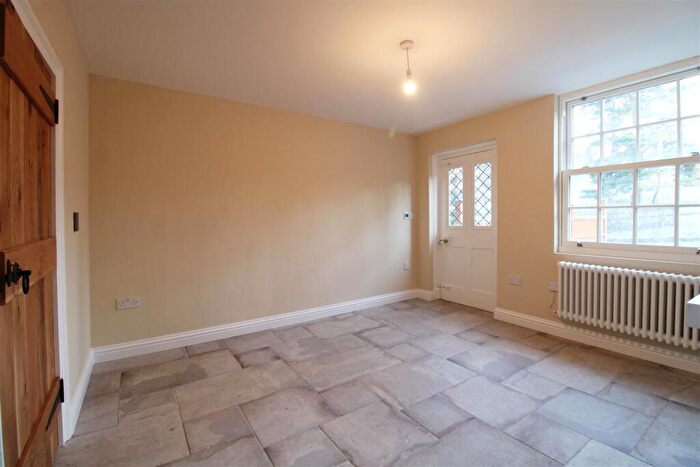 3 Bedroom End Of Terrace House For Sale In Enville Road, Kinver, DY7