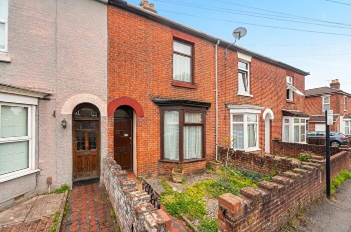 3 Bedroom Terraced House For Sale In Hewitts Road, Freemantle, Southampton, Hampshire, SO15