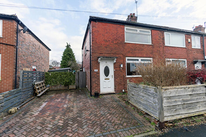 3 Bedroom Semi-Detached House For Sale In John Street, Droylsden, M43