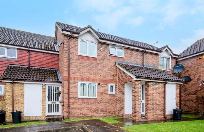 2 Bedroom Flat To Rent In Dollis Crescent, Ruislip, Greater London, HA4