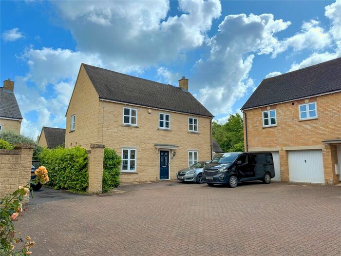 4 Bedroom Detached House To Rent In Cherry Tree Court, Witney, Oxfordshire, OX28