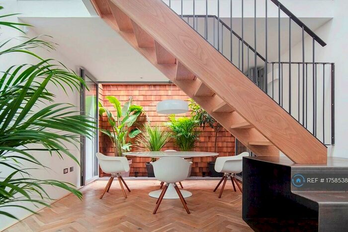 3 Bedroom Detached House To Rent In Forest Road, London, E8