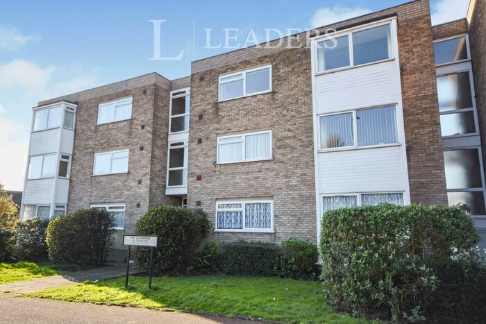 2 Bedroom Flat To Rent In Station Road, Westcliff-On-Sea, SS0