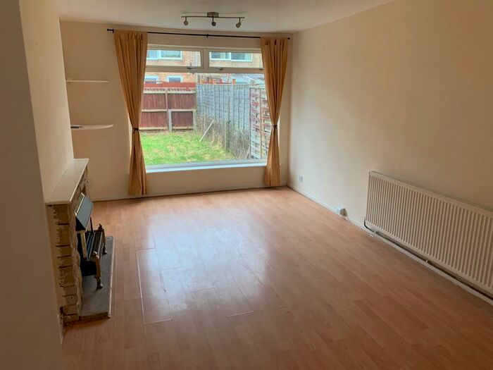 3 Bedroom Terraced House To Rent In Newbury Close, Leamington Spa, Warwickshire, CV31