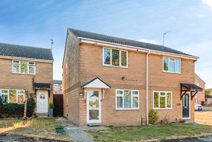 2 Bedroom Semi Detached House For Sale In Truro Path, Toothill, Swindon, SN5