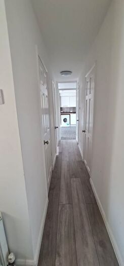2 Bedroom Flat To Rent In Villiers Road, Watford, WD19