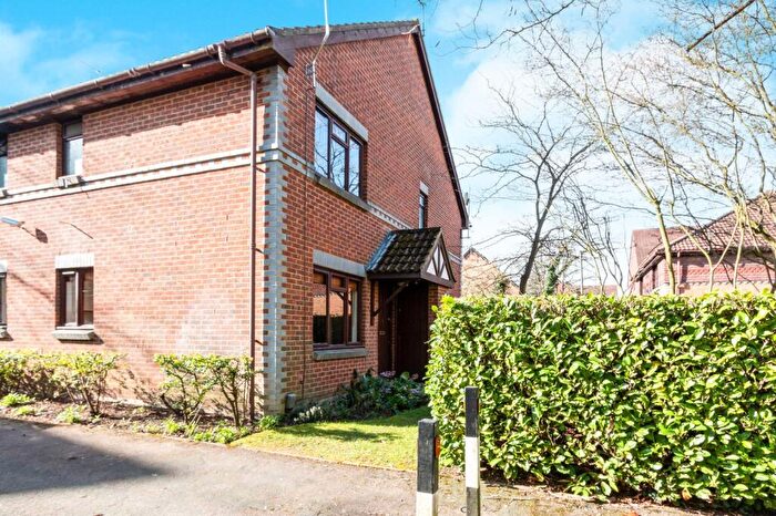 1 Bedroom Maisonette To Rent In Dorchester Court, Oriental Road, GU22