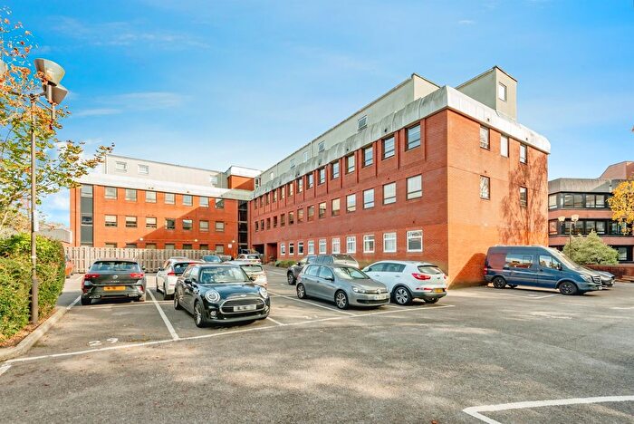 2 Bedroom Flat For Sale In White Lion Close, East Grinstead, RH19