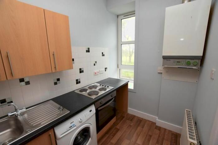 1 Bedroom Flat To Rent In South Inch Terrace, Perth, PH2