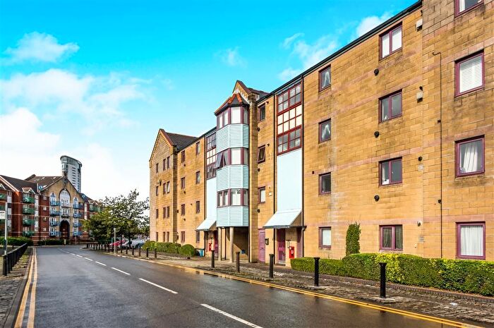 1 Bedroom Flat To Rent In Ferrara Square, Swansea, SA1