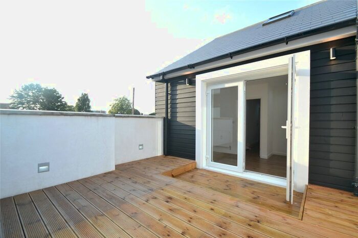 1 Bedroom Flat To Rent In Hastings Place, Addiscombe, Croydon, CR0