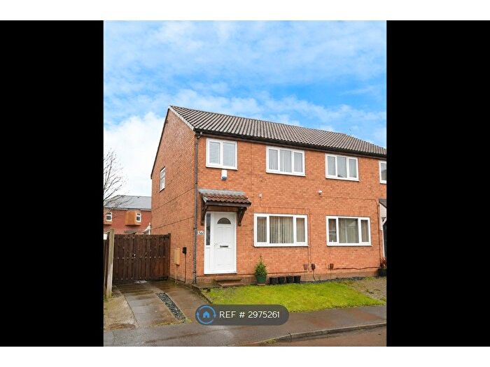 3 Bedroom Semi-Detached House To Rent In Crestwood Court, Sheffield, S5